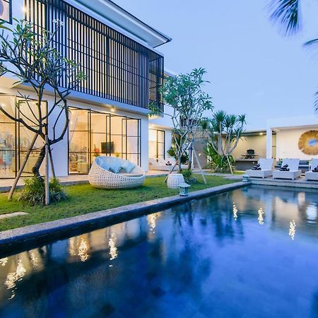 Villa Como Close To Finns Beach Club Кута Екстериор снимка
